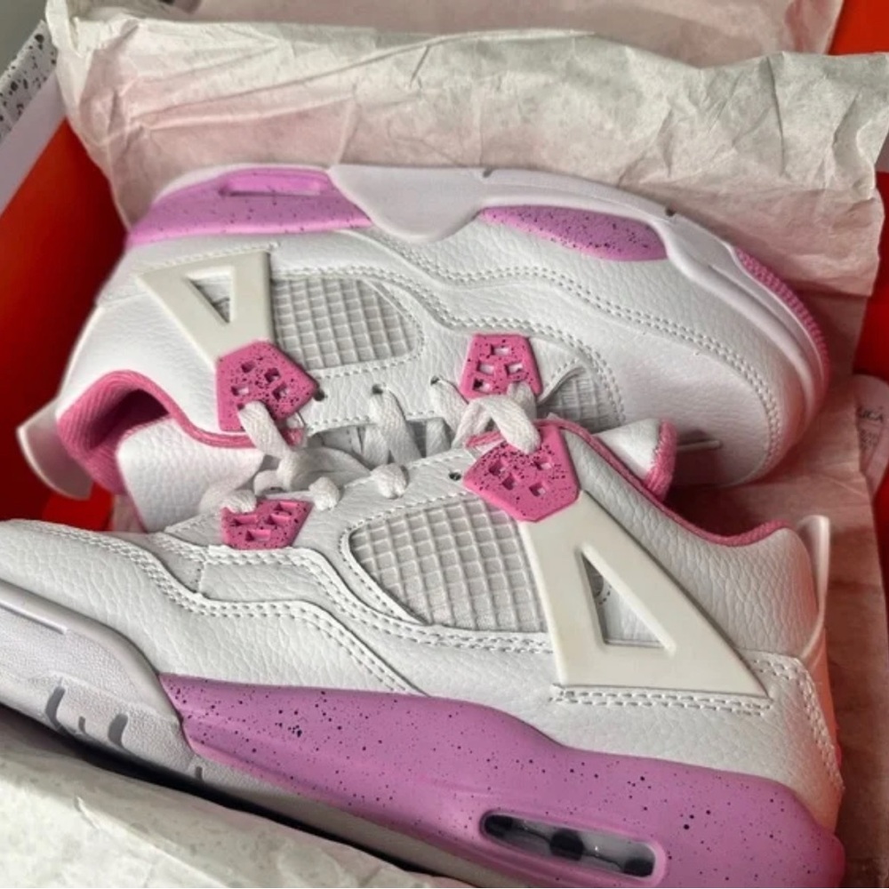 Air Jordan 4 Retro Pink Oreo.Women